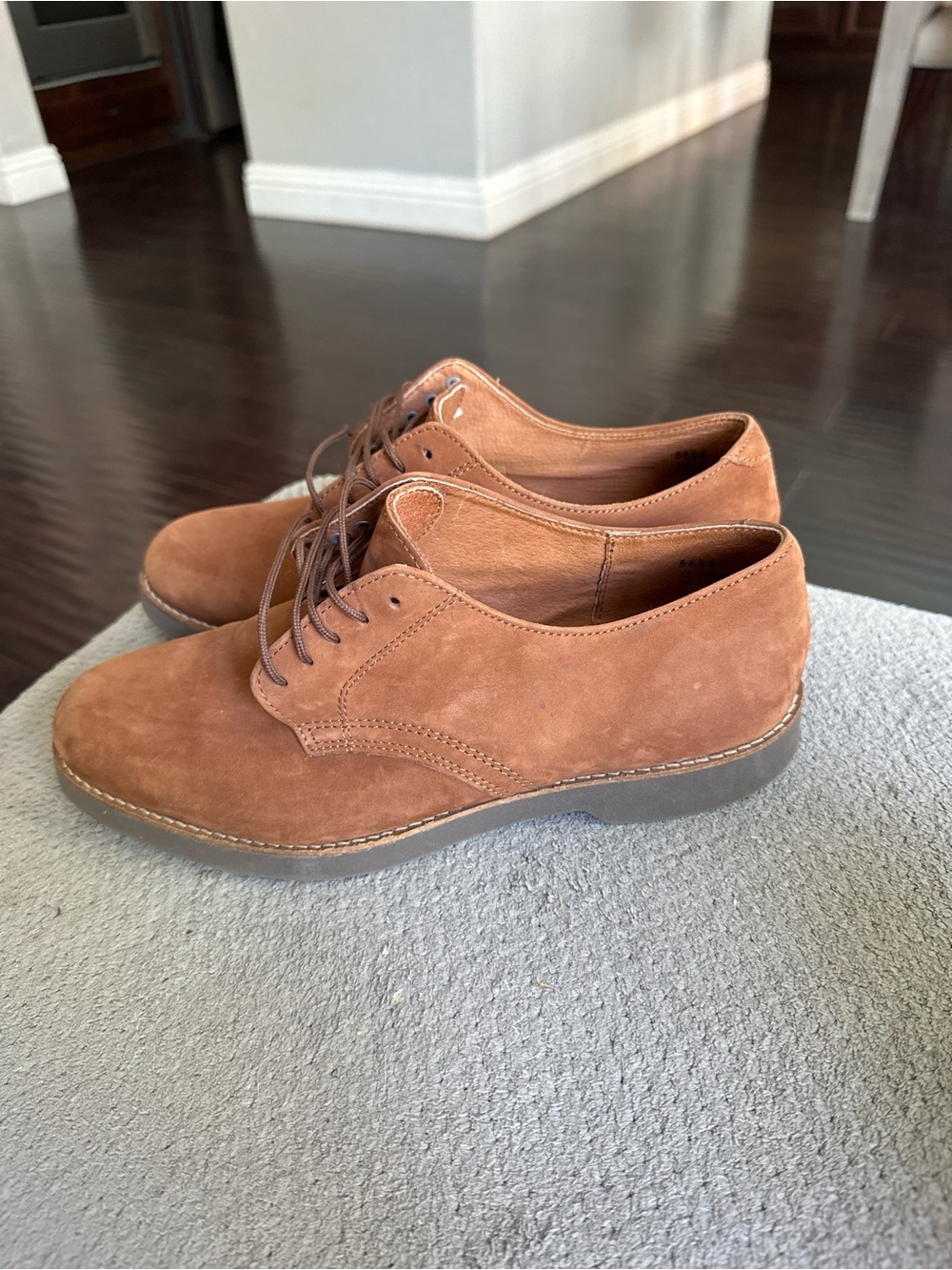 Bass Chukka Boots in Tan Suede